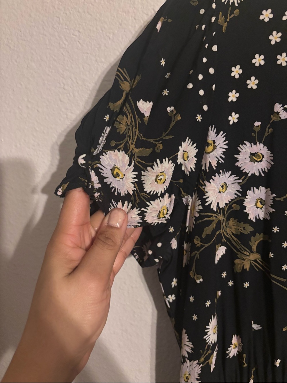 Madewell Puff-Sleeve Wrap-Front Midi Dress in Polka Daisies - Picture 7 of 10